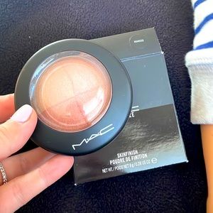 MAC Skinfinish Nuanced